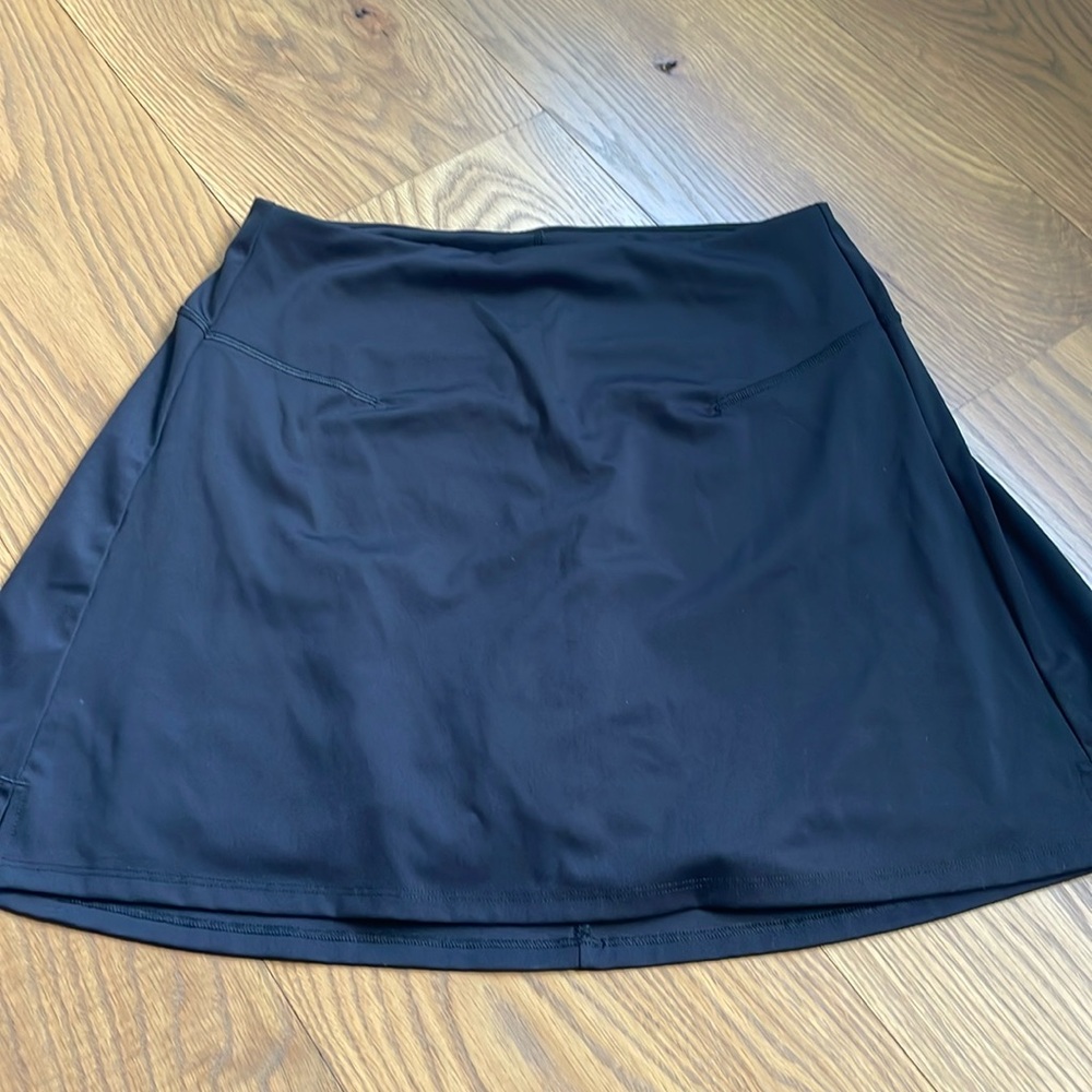 Black skort